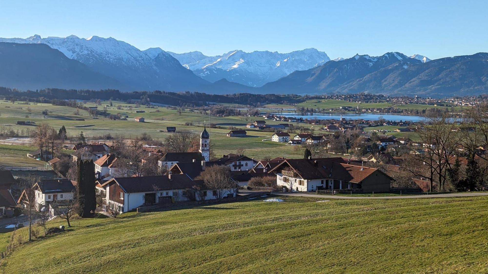 Liboria I Traumhafte Ferienwohnung In Aidling Am Riegsee Mit Atemberaubendem Panoramablick! Luaran gambar